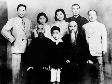 邓宝珊与于右任、杨虎城在一起