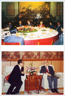 1995年10月23日，江泽民与他的老师、93岁高龄的顾毓琇