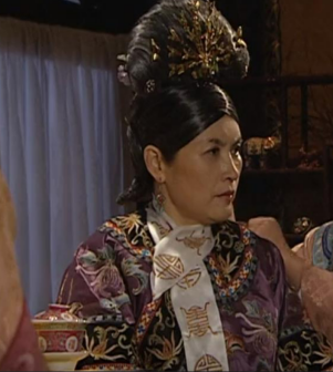 《锣鼓巷》中的慈禧（宋晓英饰）
