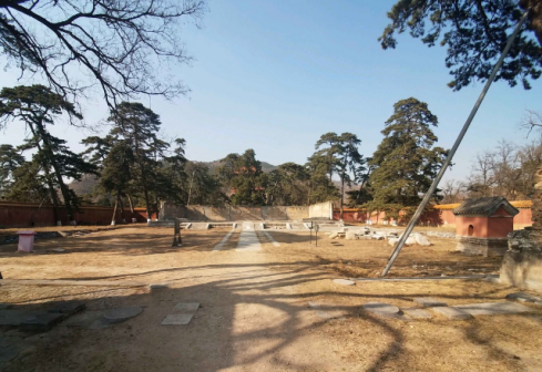 第一进院落全景
