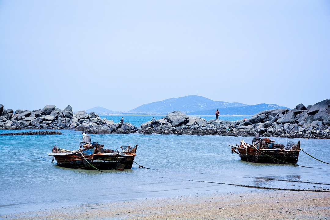 海坛岛岸边停泊的渔船