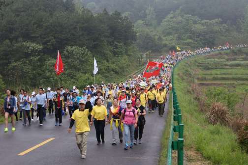 新洲红色旅游公路徒步活动