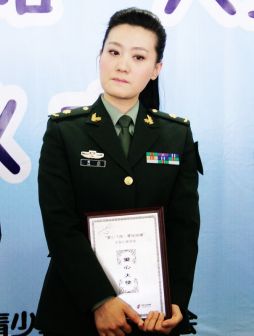 谭晶担任《零钱捐助》抗震救灾公益活动“爱心大使”