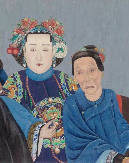 清代《同光十三绝》梅巧玲饰演萧太后形象（左）