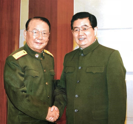 2008年3月，胡锦涛同志与赵南起同志在一起