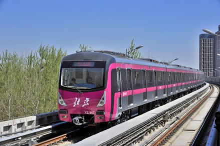 北京地铁亦庄线列车