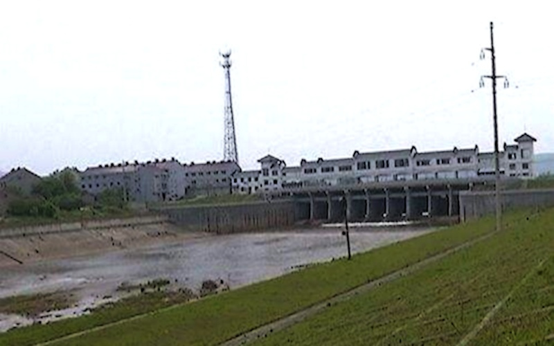 中斗闸