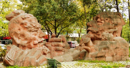 德阳市《铜山三苏》组雕作者罗平