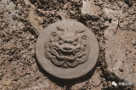 高浮雕兽面瓦当