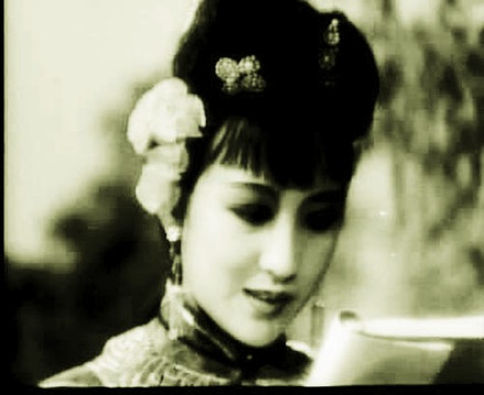 周璇饰林黛玉（1944电影剧照）