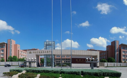 宁波市镇海区龙赛中学