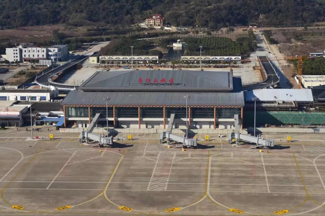 舟山普陀山国际机场航站楼空侧