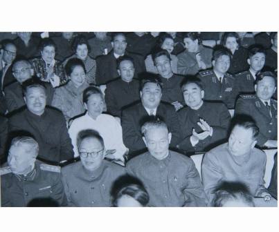 周恩来与金日成出席北京各界人民欢迎大会