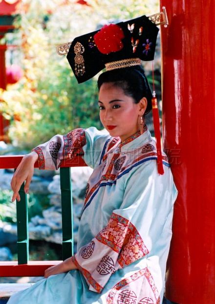 满民族服装