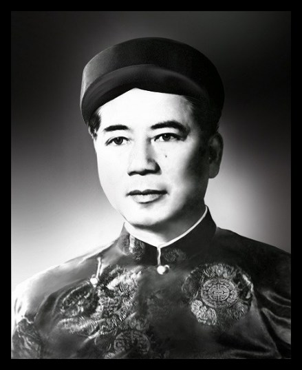 身穿越南传统服装的吴廷琰