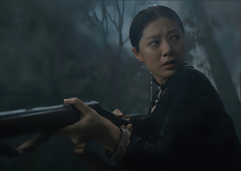 《水怪2：黑木林》中饰演法医清伶