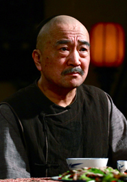 毛林林受刑