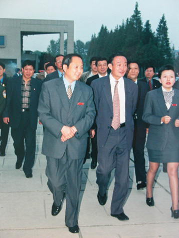 国务院副总理吴邦国到淮安周恩来纪念馆参观
