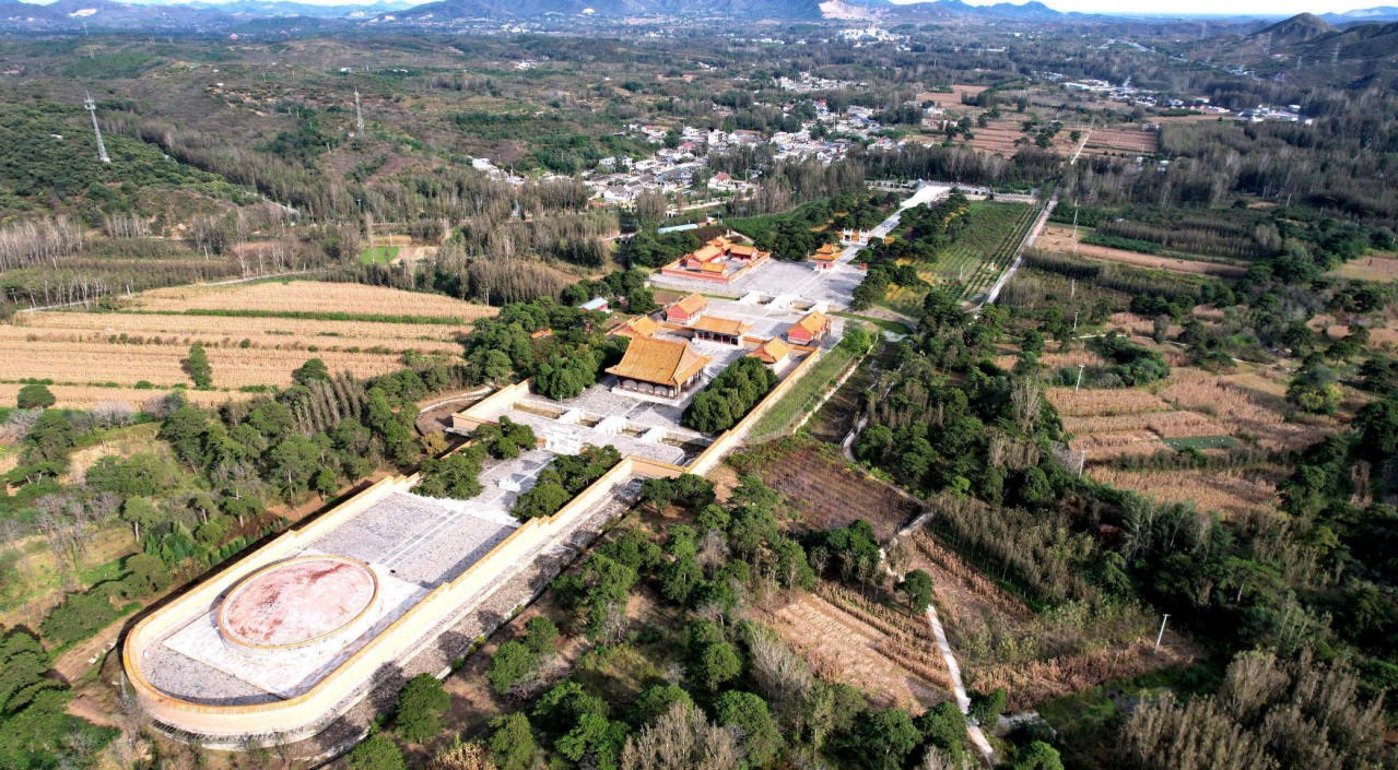 清慕陵建筑布局（背向）