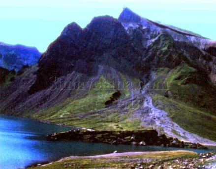 紫霞峰