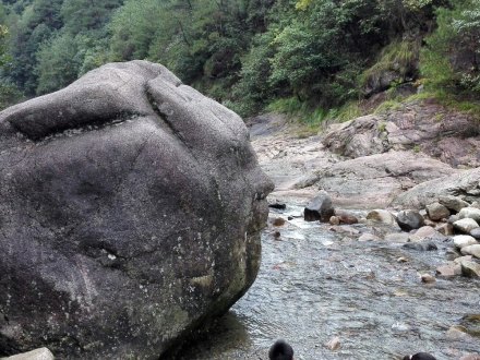 毛泽东石像