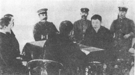 安重根见洪锡九神父和两个弟弟