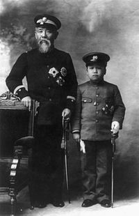 伊藤博文与大韩帝国王子李垠（左）