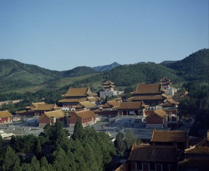 清东陵普陀峪定东陵（右为慈禧陵）