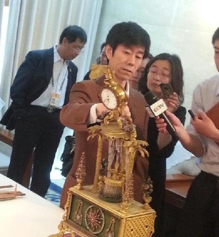 故宫博物院宫廷部研究员介绍清文物受损情况