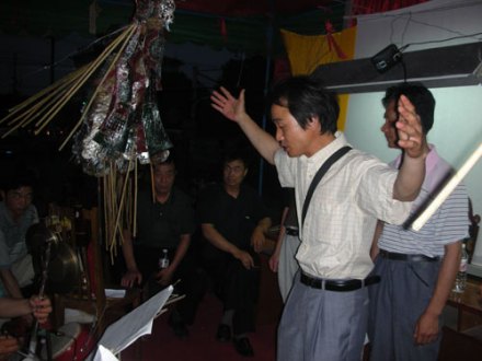 仙桃皮影演出后台
