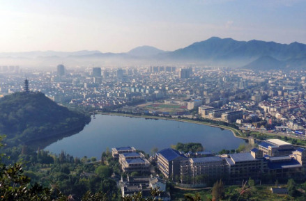 东谷湖