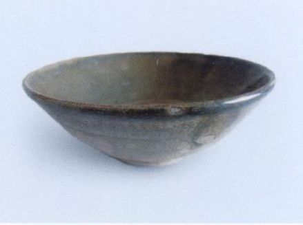 隆化土城子城址出土褐釉大碗