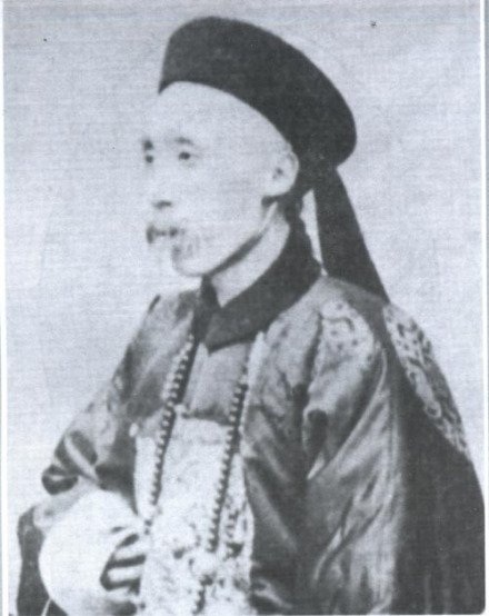 瞿鸿禨侧身照