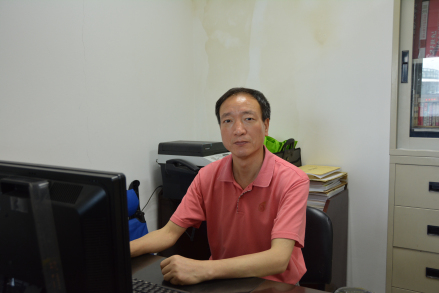 陈志岁先生工作照