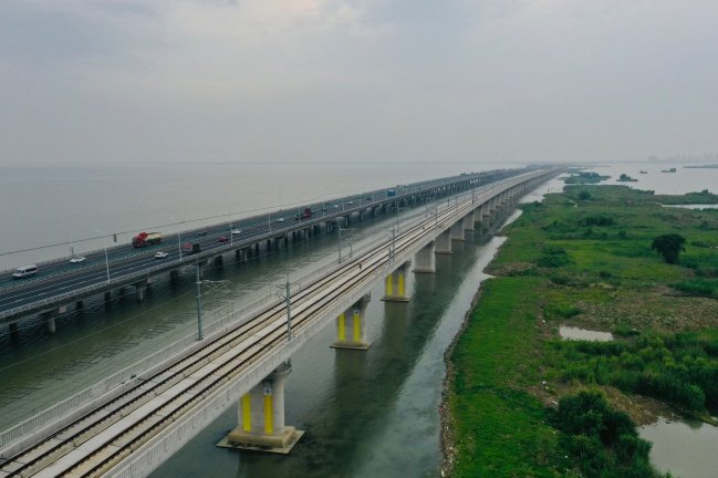 沪宁沿江高速铁路跨越滆湖
