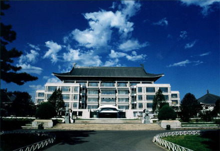 新馆（东楼）正面