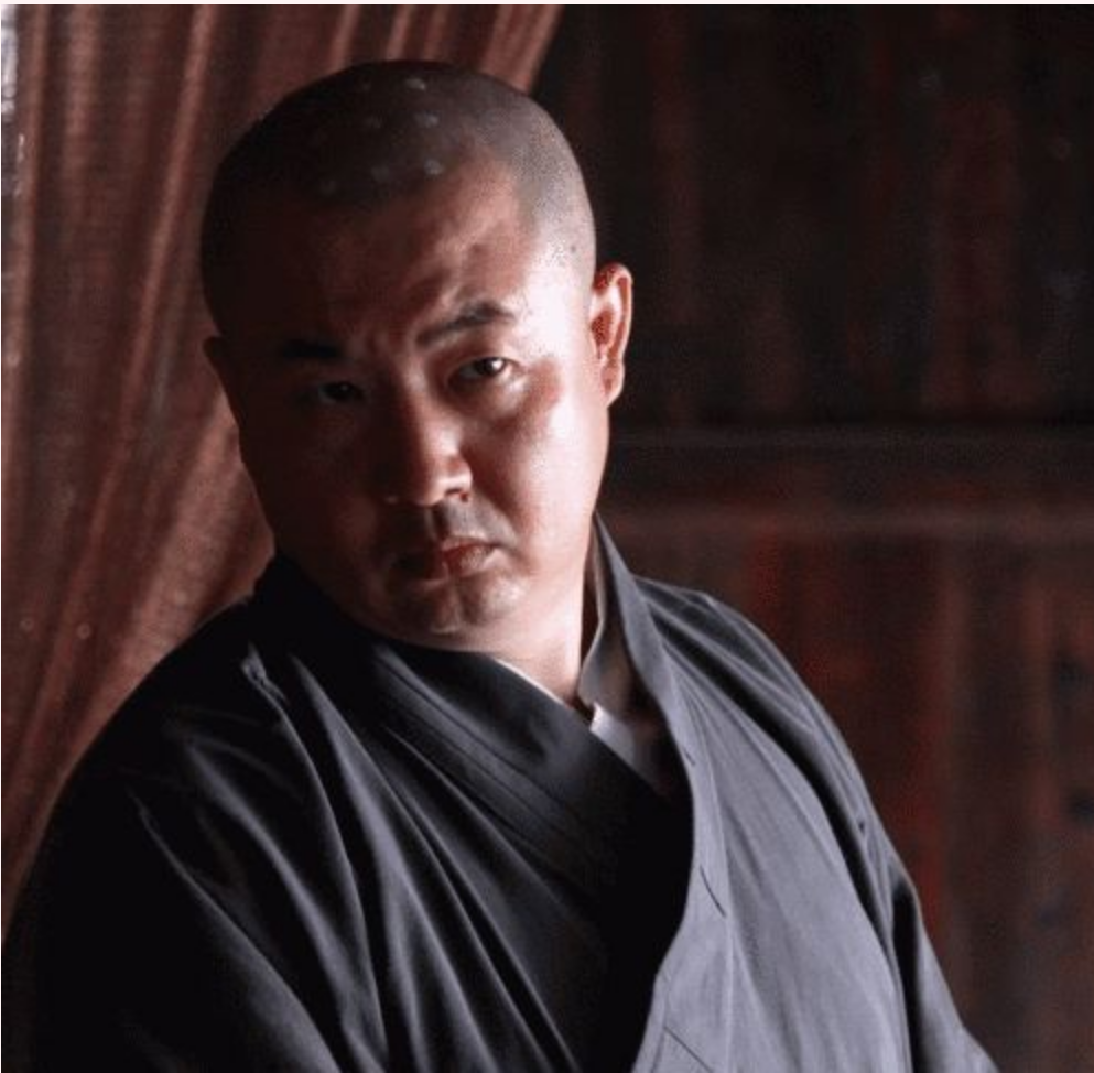 《施公案》中饰演和尚了尘 