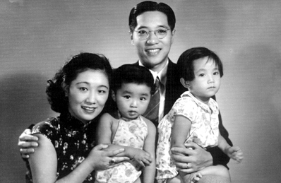 瞿同祖1941年与夫人赵曾玖及子女于北京