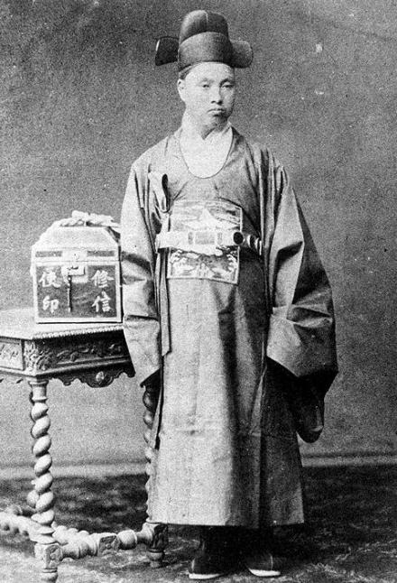 参与朝美建交的金弘集（1880年摄于日本）