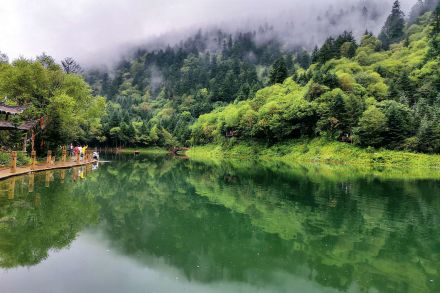 鹅嫚湖