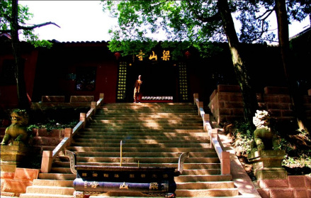 剑门关景区内的梁山寺一角