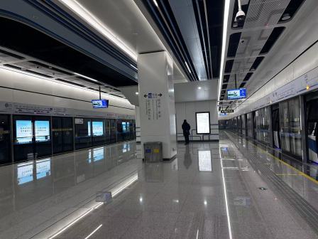 梁湖站站台图2