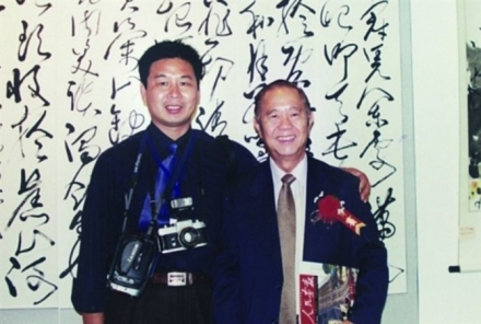 师杰与新加坡南洋艺术学院院长何嘉良合影