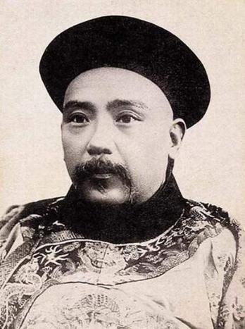 袁世凯像