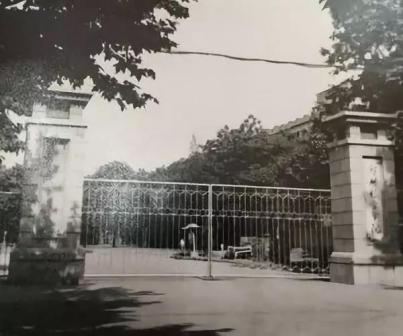 1972年搬迁至郑州粮食学院