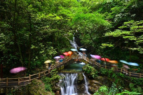 黑山峡谷