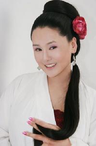 杨欣在新版《红楼梦》中扮演多姑娘