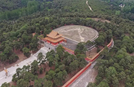 方城明楼 