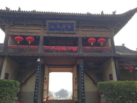 仪门背面