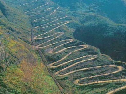 二十四道拐抗战公路图片